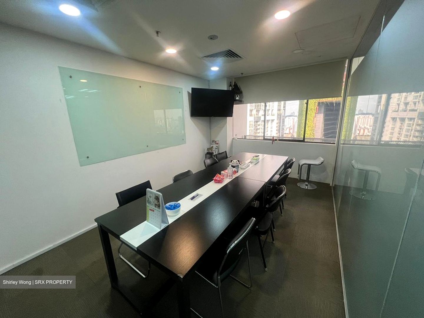 International Plaza (D2), Office #606387321